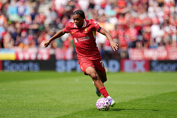 Rio Ngumoha: Thần đồng 16 tuổi có thể tạo nên cú đột phá tại Liverpool?