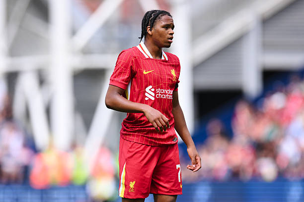 Rio Ngumoha: Thần đồng 16 tuổi có thể tạo nên cú đột phá tại Liverpool?